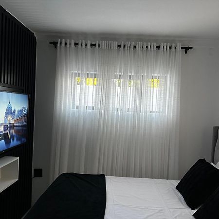Nicky'S Guest House Roodepoort Esterno foto