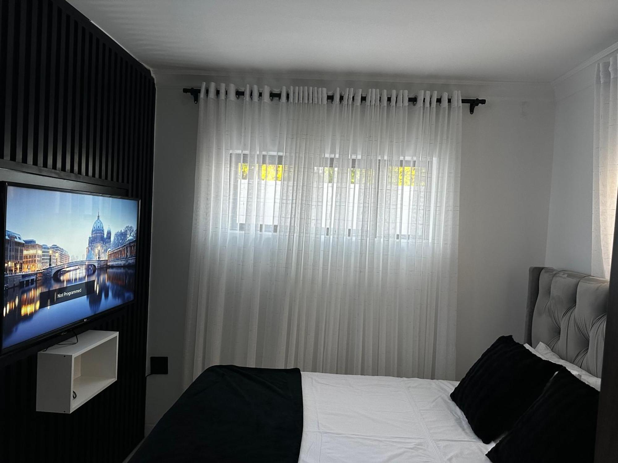Nicky'S Guest House Roodepoort Esterno foto